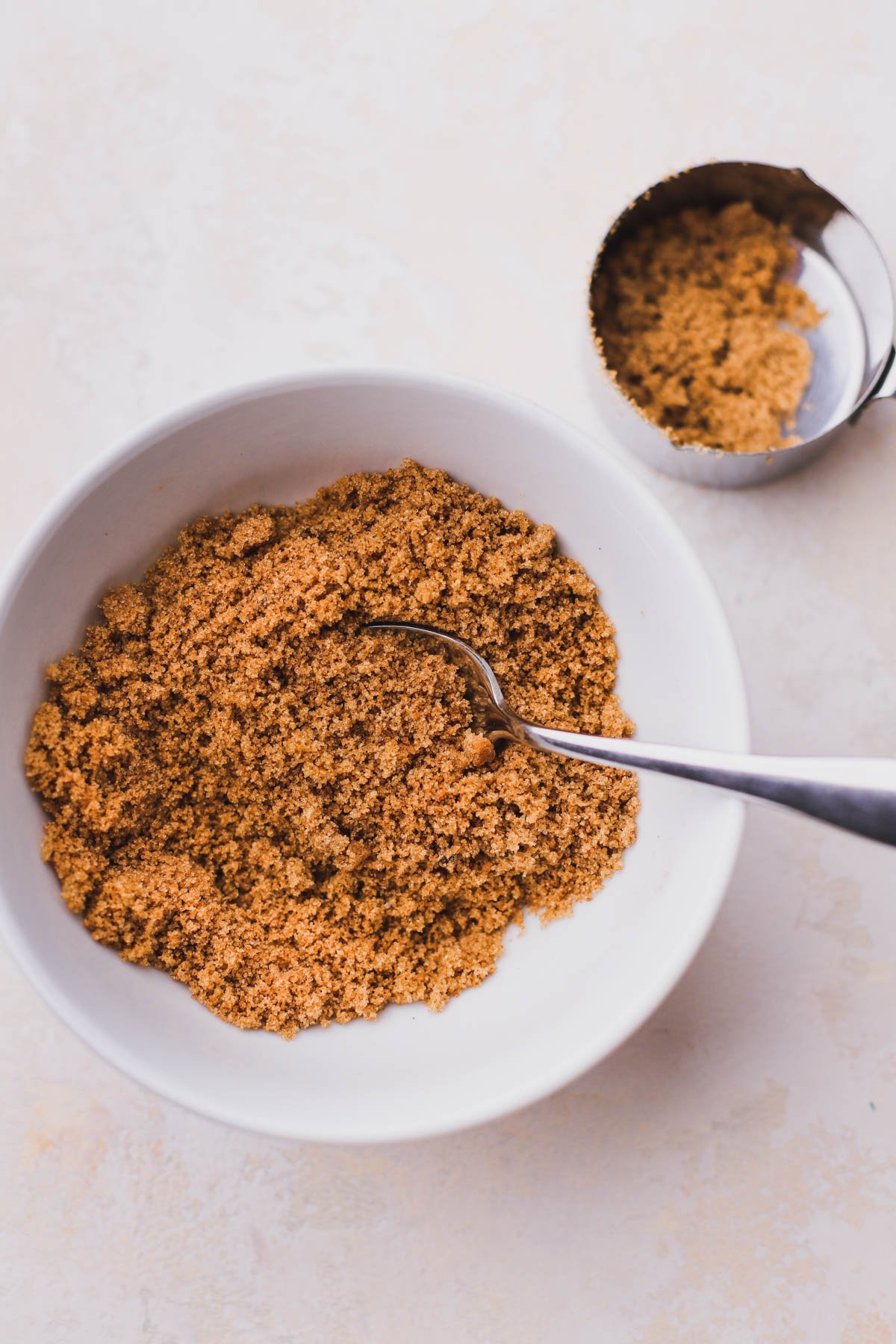 Brown sugar, salt and cinnamon mixture.
