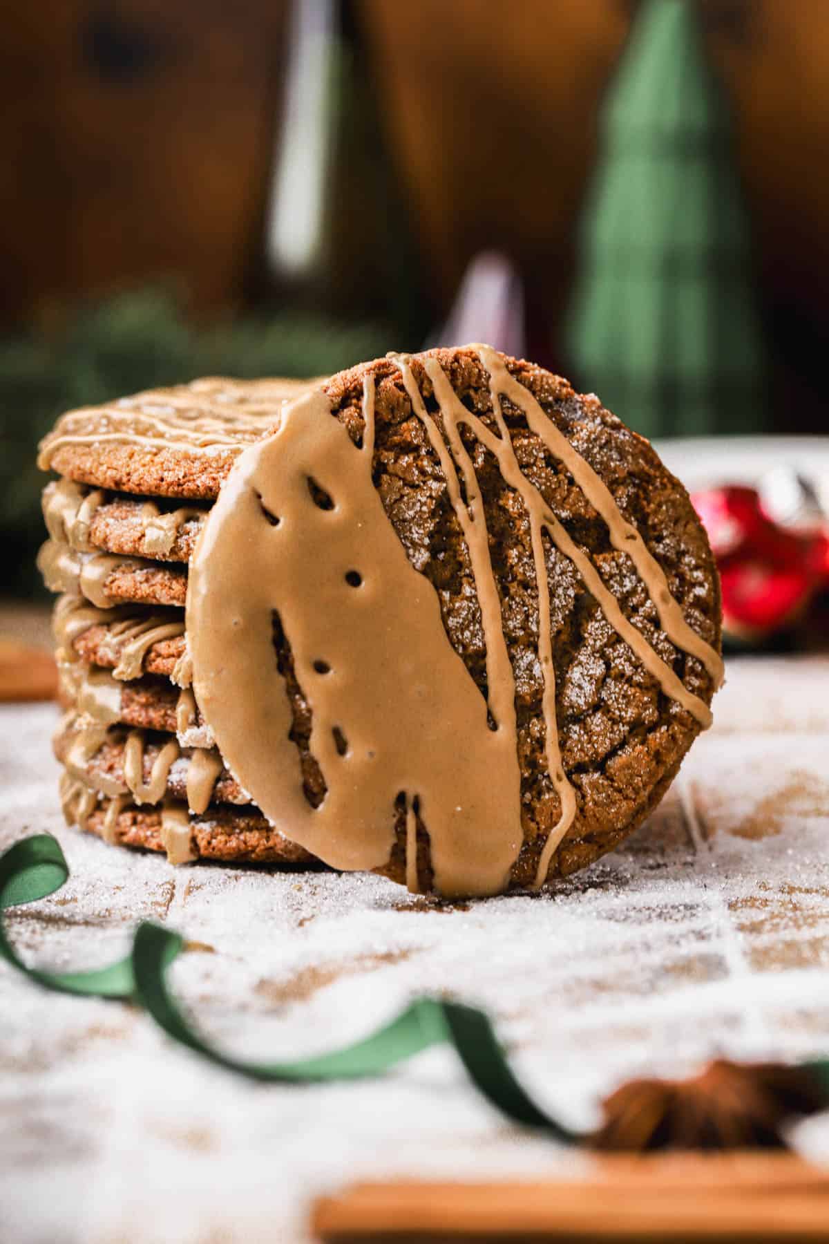 Gingerbread latte cookies with coffee glaze. 