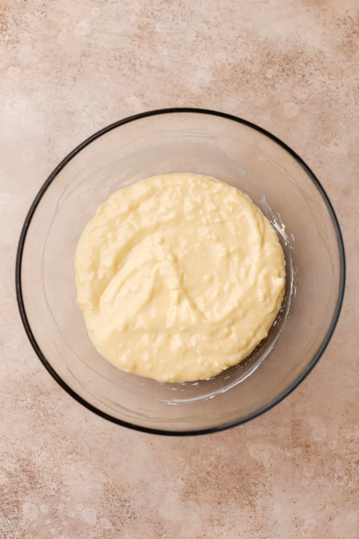 Finished coconut pastry cream. 