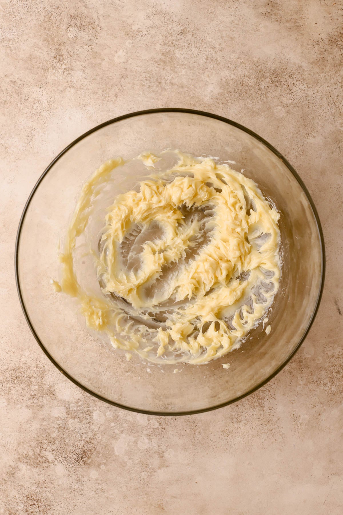 Whipped butter with honey. 